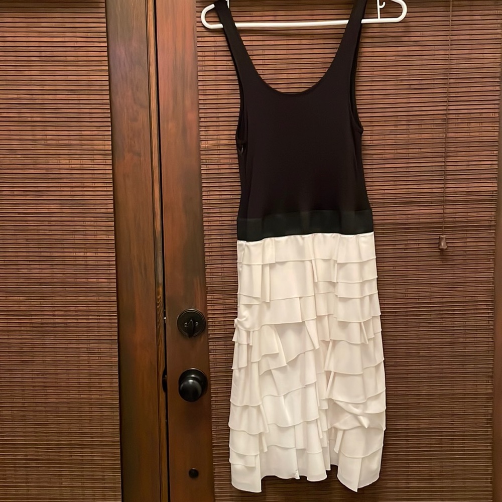 Black and White ruffle dress - size 8 *NWT*